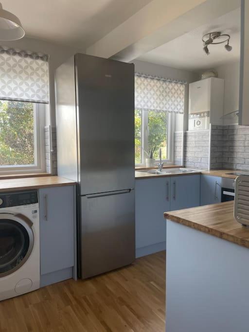 Stylish & Spacious 2 Storey, 3 Bed Apartment Gravesend Ngoại thất bức ảnh
